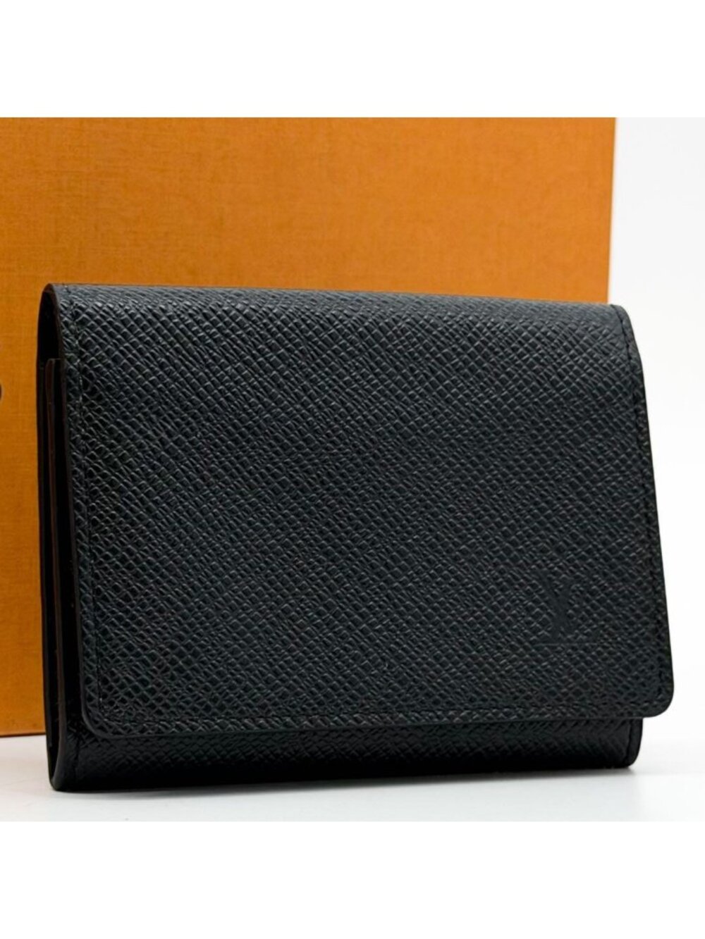 Louis Vuitton Envelope Carte de Vigette Taiga Card Holder